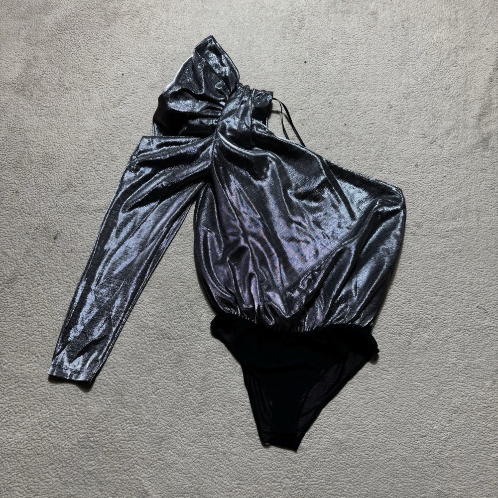 Do+Be Bodysuit Womens Small Silver Metallic Shine One Shoulder Bow Accent‎ NEW
